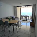 Chez Vicky, Superbe Avec Parking Privé Piscine Et Vue Exceptionnelle *