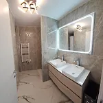 Chez Vicky, Superbe Avec Parking Privé Piscine Et Vue Exceptionnelle * Ajaccio (Corsica)