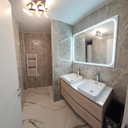 Chez Vicky, Superbe Avec Parking Privé Piscine Et Vue Exceptionnelle * Ajaccio (Corsica)