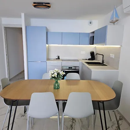 Chez Vicky, Superbe Avec Parking Privé Piscine Et Vue Exceptionnelle * Ajaccio (Corsica)