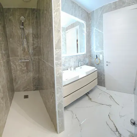 Chez Vicky, Superbe Avec Parking Privé Piscine Et Vue Exceptionnelle Apartamento *